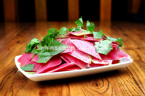 路過蘭州，不吃一碗塞拉宮牛肉面是人生的一大憾事！