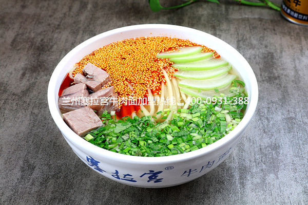 一碗美味的蘭州牛肉面，里面蘊(yùn)含著蘭州城市的記憶