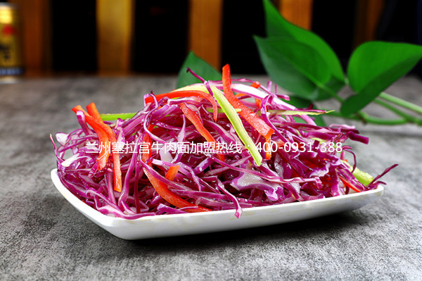 想做蘭州牛肉面加盟就找塞拉宮，專業(yè)的事交給專業(yè)的團(tuán)隊(duì)更放心